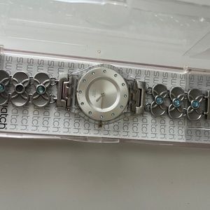 Swatch silver with light blue crystals